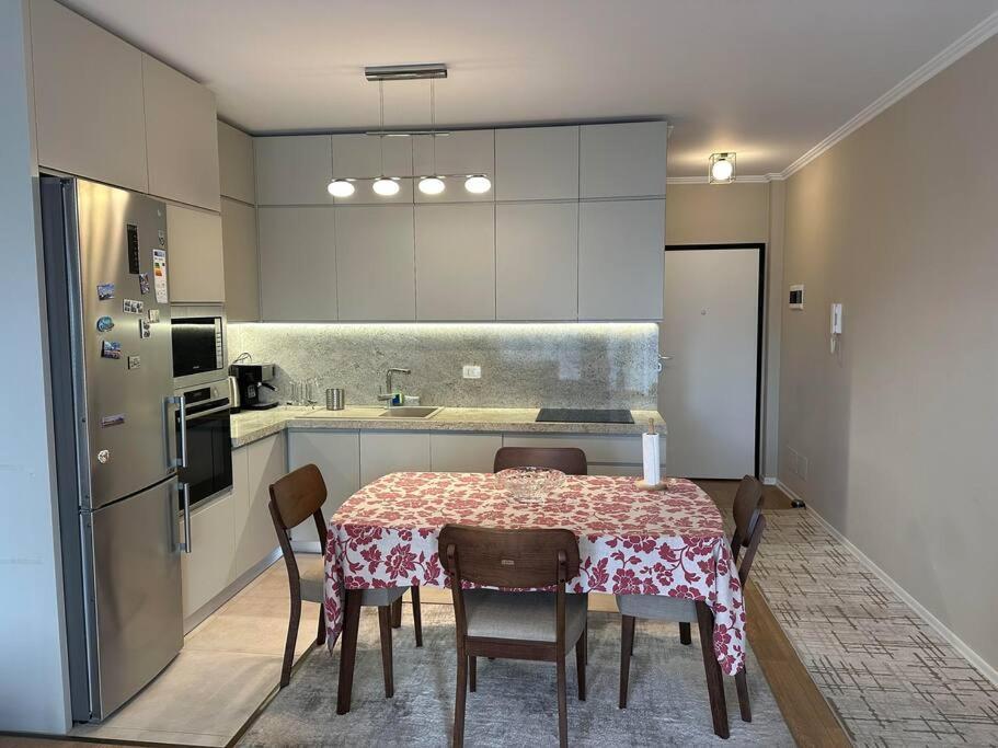 Family Friendly 2 Bedroom Apartment Eden Gardens Tirana City Center Zewnętrze zdjęcie